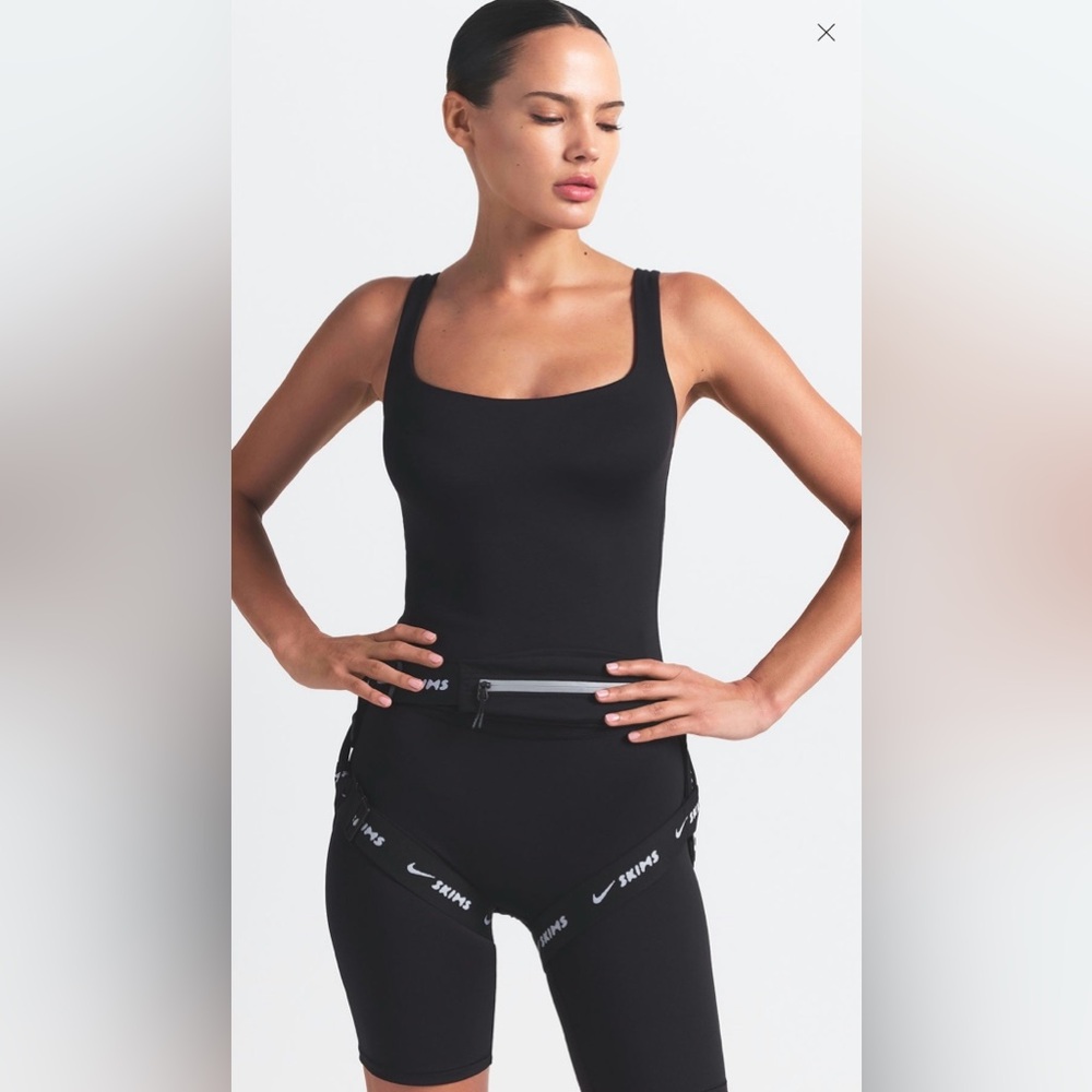 NWT NIKE SKIMS MATTE SQUARE NECK TANK